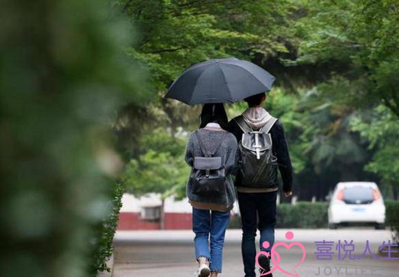 为啥男生宁可在寝室里打游戏，也不和女生交往，大学情侣不香了？