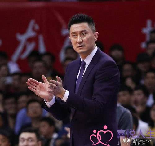 曾繁日被曝脚踏两只船后，徐杰疑似出轨向女友道歉，杜锋扎心否？