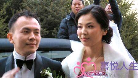 与老公结婚14年，依然幸福美满，刘涛却坦言对不起前男友